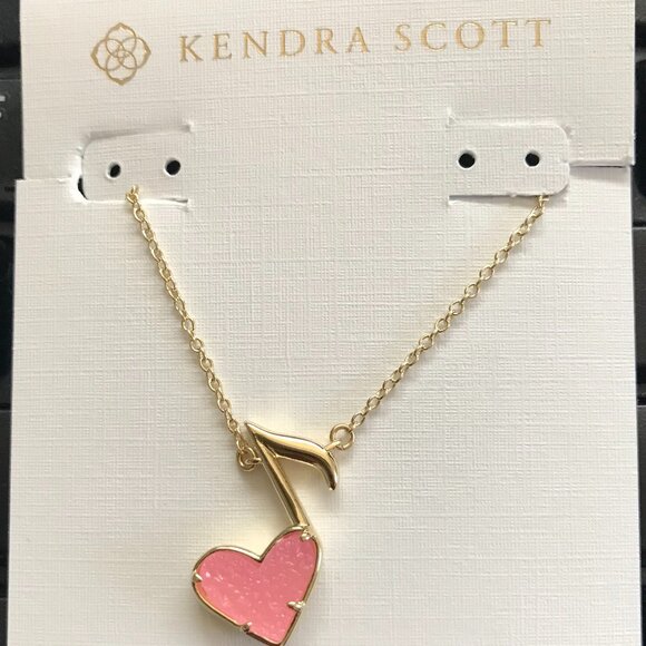 Dolly Parton x Kendra Scott Gold Ari Heart Music Necklace in Pink Drusy - Picture 1 of 2